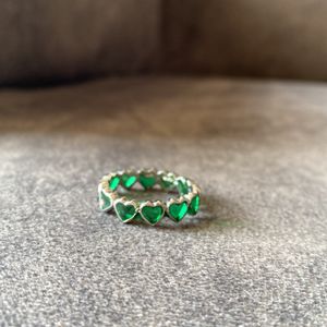 Emerald Green Hearts finger ring.