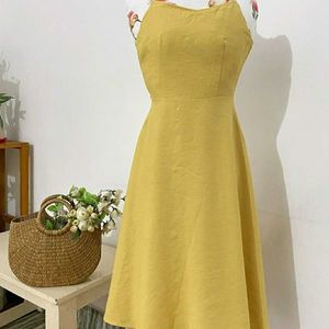 Basic yellow dress