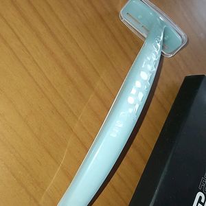 FURR Bikini Line Trimming Razor