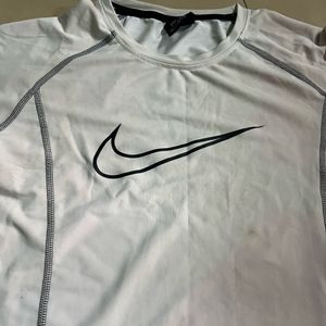 NIKE COMPRESSION T-SHIRT