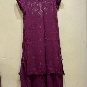 Avaasa Layered Kurta Size M