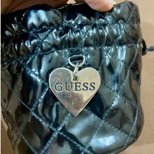 GUESS POUCH (ORIGINAL)