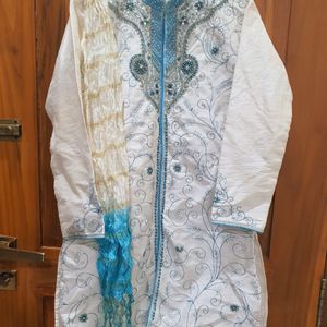 Embroidered Kurta With Shawl (Men's)