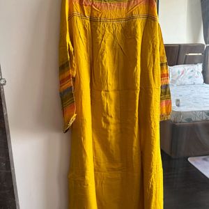 Ateesa Yello Kurti