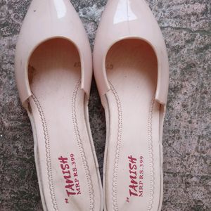 Light Pink Jutti For Women