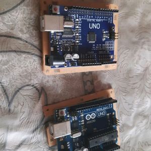 2 Arduino, 3 RFID,breadboard,detector