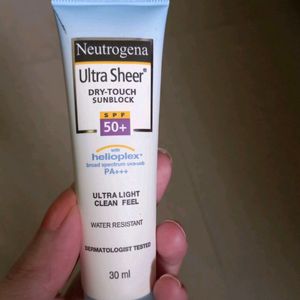 Neutrogena Sunscreen And Plum Clear Face Mask