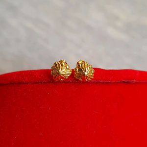 Beautiful New Flower Desine Studs