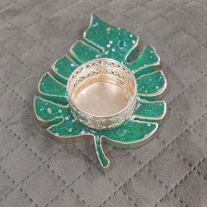 Leaf Design Candle Holder