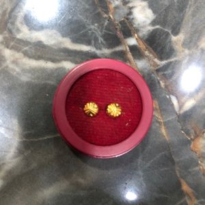 18kt Gold Ear Stud