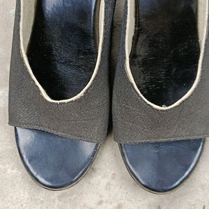 Black Sandal