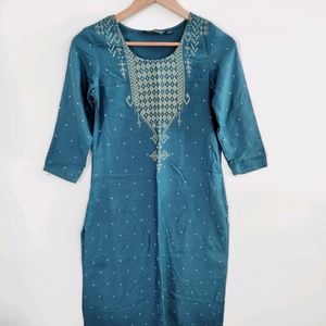 Avaasa Blue Printed Casual Kurta (Women)