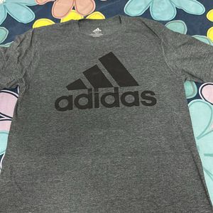 Adidas Tshirt