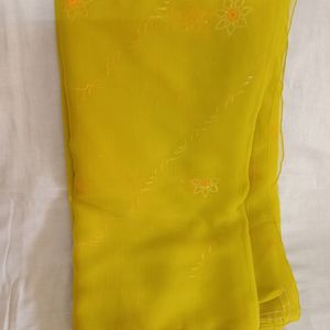 Light Weight Saree With Blouse