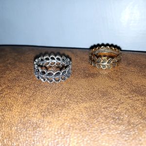 Set Of 2 Matching Artificial Rings Gold And Silver