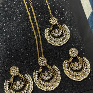 Jewellery Set With Maang Tikka