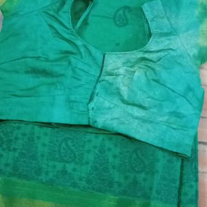 Shaded Green Saree With Stitched Blouse