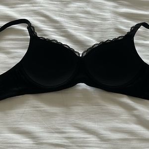 Black Enamor T-shirt Bra with Lace Details