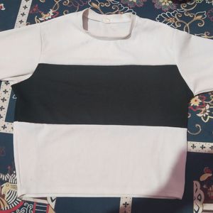 WHITE-BLACK CROP TOP