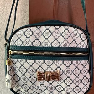 LADIES SLING BAG