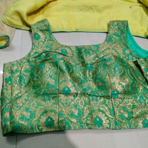 Only jacket Green Blouse Not Available