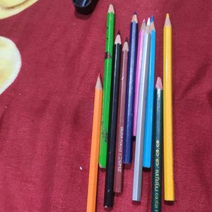 Set Of 10 Color Pencils with Free Sharpner