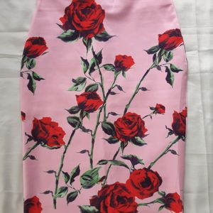 Knee Length Skirt With Slit And Zip At Back