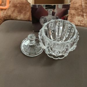 Aesthetic Durable Crystal Clear Bowl With a Lid