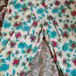 Jeggings With Flower Design