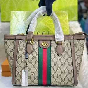 🆕️🔥Gucci Supreme Handbag With Box