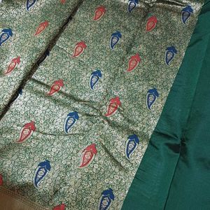 💥🆕️ Heavy Woven Green Silk Saree