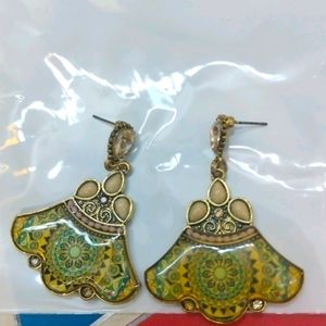 Rani Mukhar Juhma With Classic Design