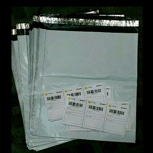 18 Shipping Label's And Bag's