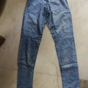 Levi's Jean Pant for 28 Inch