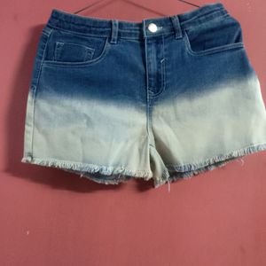 We Are Selling a Jeans Shorts It's New