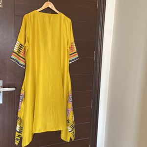 W for Women Mustard Yellow Asymmtric Hem Printed Kurta,size (18)xxxl(New Without Tag)bust 46, Waist 45, Length 45