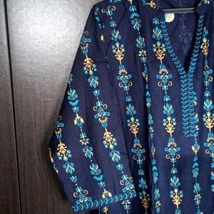 Women Blue Printed Cotton Kurti