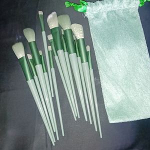 13' Professional SuperSoft Makeup brushes!