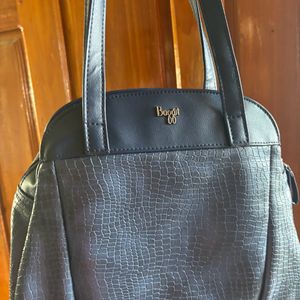 Baggit women blue shoulder bag