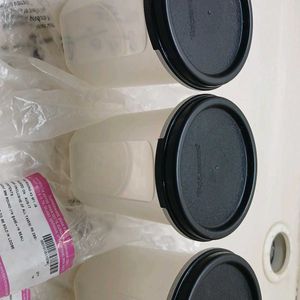 Set Of Tupperware MM Round