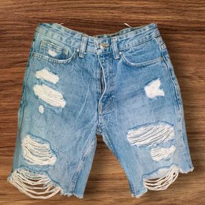 ✨Trendy Distressed Shorts ✨