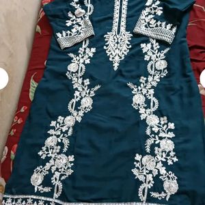 Beautiful Pakistani Suit For Women.....✨💙