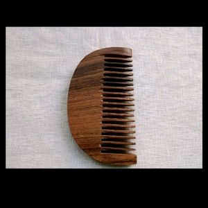 TRAVEL ESSENTIAL 2 WOODEN COMB