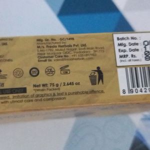 Oxi9 Multani Mitti & Daisy Extract Soothing Bar