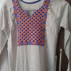 NEW NEVER USE GREY  KURTA BEAUTIFUL NACK DESIGN