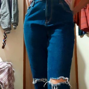 Women's Stylish Blue Ripped Jeans