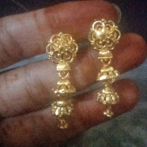 Earning Jhumka