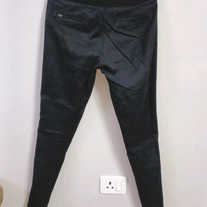 Black Xpose Jeggings