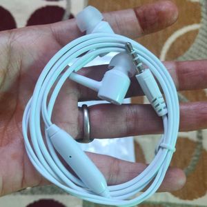 brand new earphone