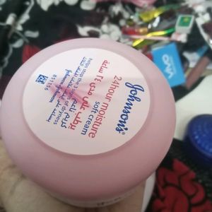 Johnson Face Naurising Cream